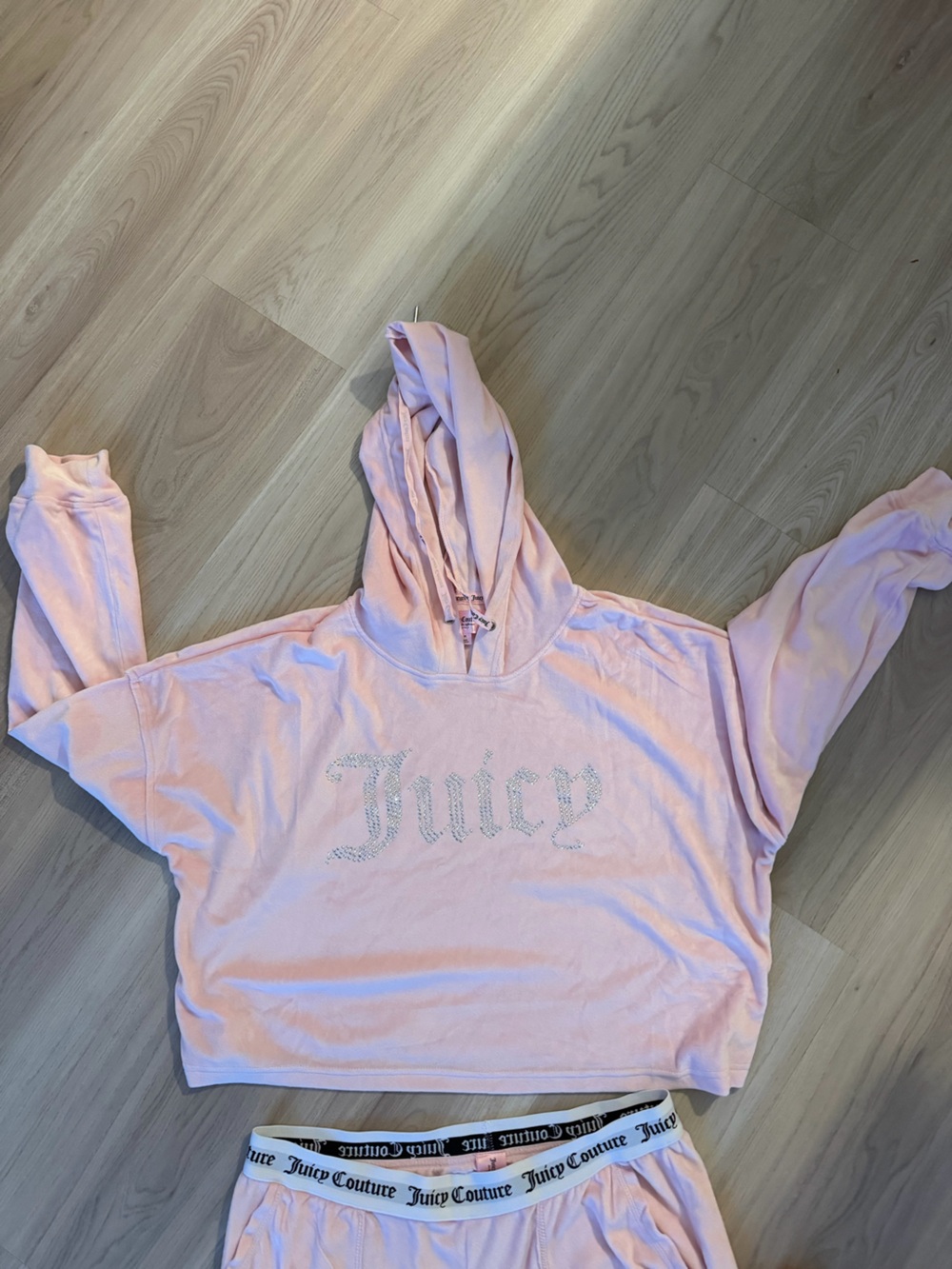Juicy Couture Light Pink Branded Lounge Set - Picture 5 of 7
